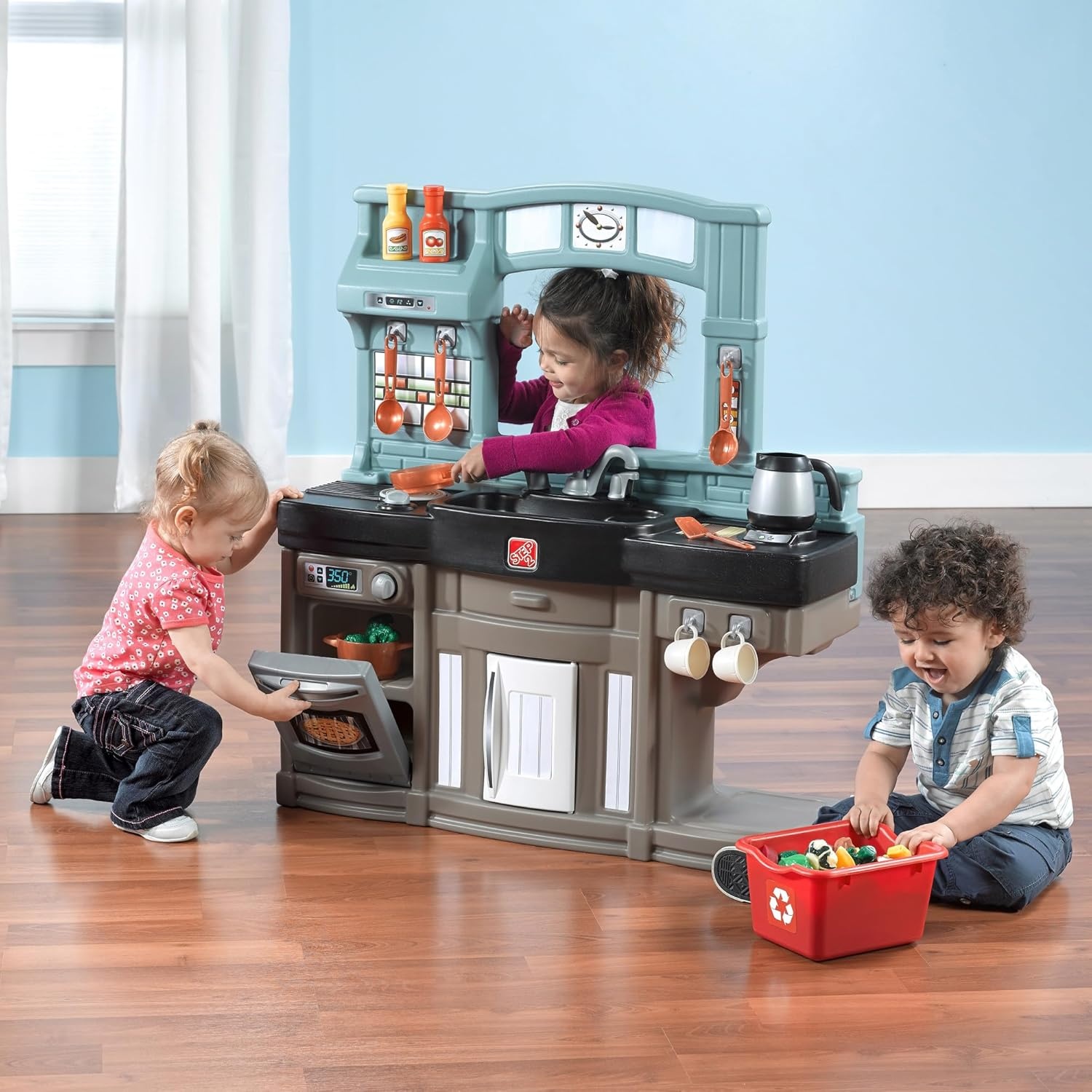Step2 Best Chefs Kids Kitchen Playset, Indoor/Outdoor Kitchenette, Interactive Play with Lights and Sounds, Made of Durable Plastic, Includes 25 Piece Toy Accessories, For Toddlers 2+ Years Old(Best Chefs Kitchen)