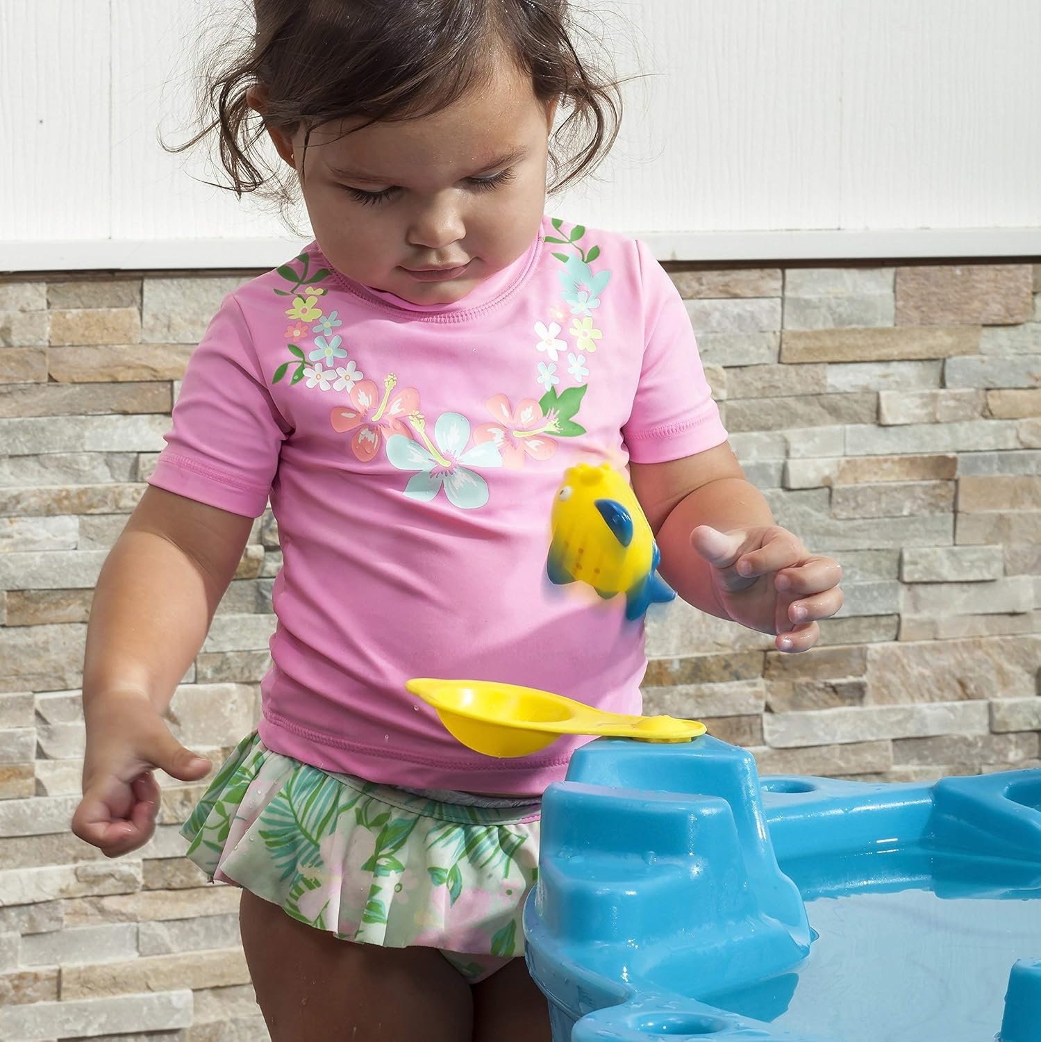 Step 2 Spill & Splash Seaway Water Table for Kids, Two-Tier Outdoor Kids Water Sensory Table with Umbrella, Ages 1.5+ Years Old, 11 Piece Water Toy Accessories(Multi-color)