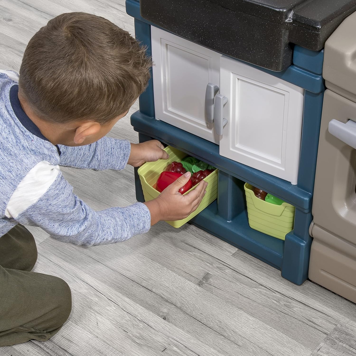 Step2 Modern Metro Kitchen Set for Kids – Includes 30+ Toy Kitchen Accessories, Interactive Features for Pretend Play – Indoor/Outdoor Toddler Playset – Dimensions 44.75″ H x 46.5″ W x 13.5″ D