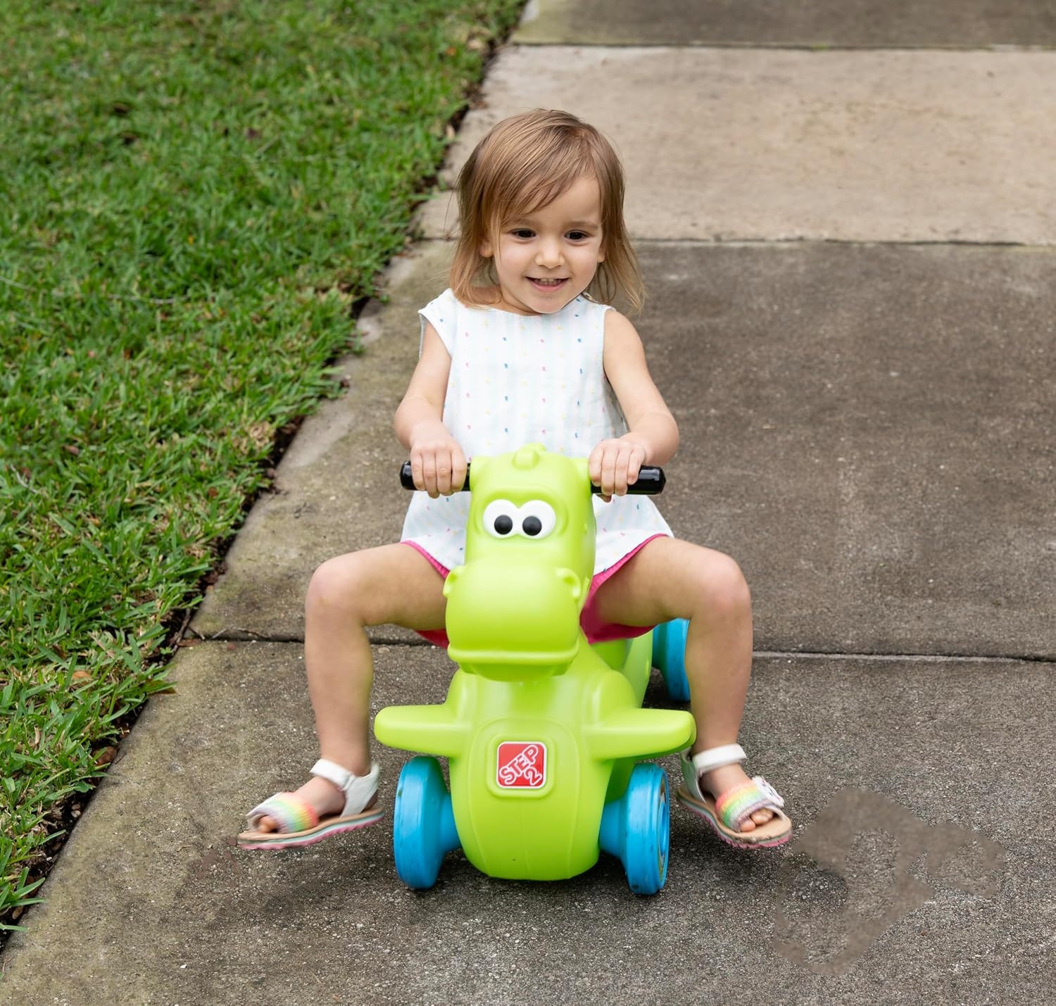 Step2 Dino Dash Kids Push Car, Foot Powered Ride On Toy, Practice Balance with 4 Wheels, Track Not Included, Made of Durable Plastic, Max Weight 50 lbs., for Toddlers 2-5 Years Old, Green(Dinosaur)