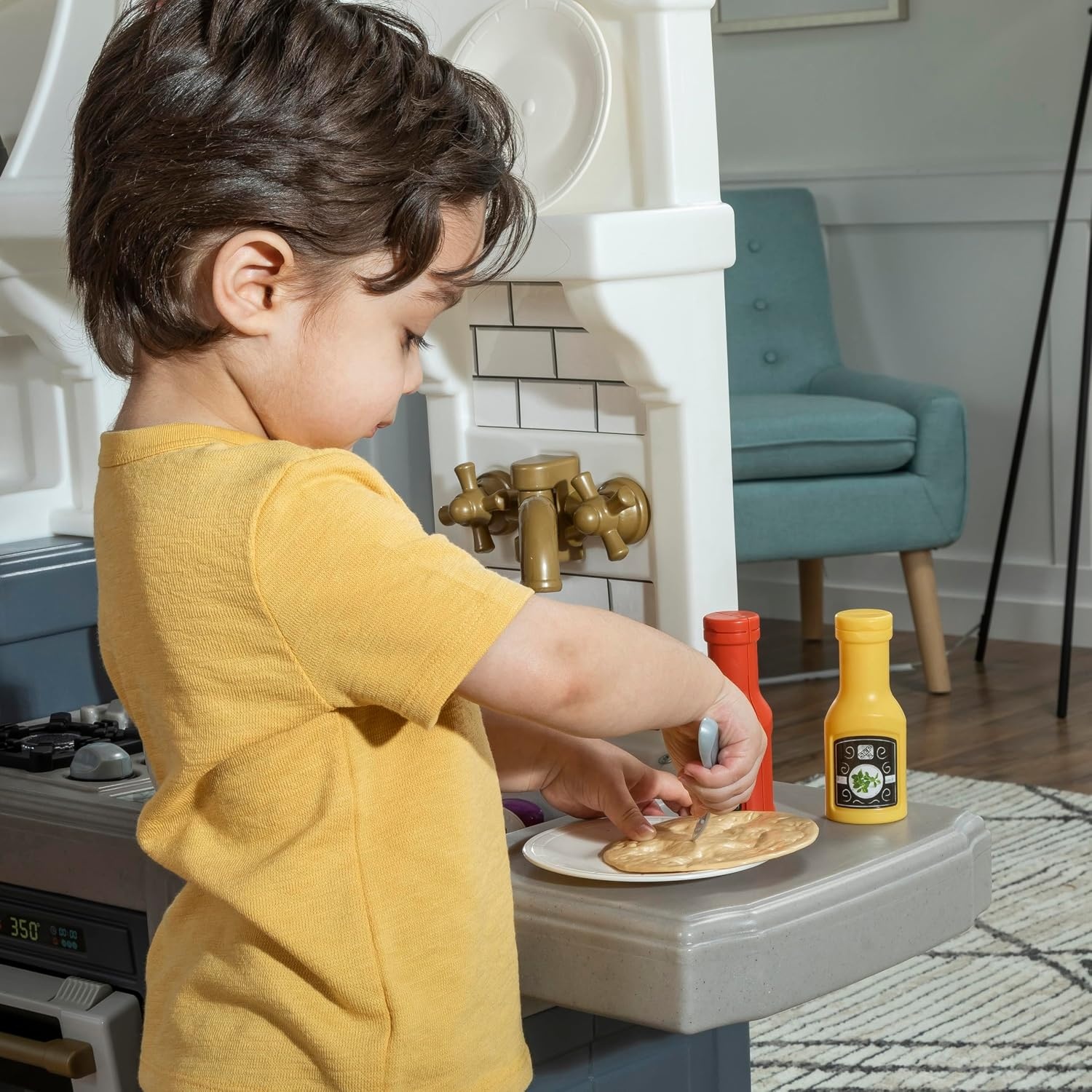 Step2 Gilded Gourmet Kids Kitchen Playset, Indoor/Outdoor Kitchenette, Interactive Play with Lights and Sounds, Made of Durable Plastic, Includes 20 Piece Toy Accessories, for Toddlers 2+ Years Old(Gilded Gourmet Kitchen)