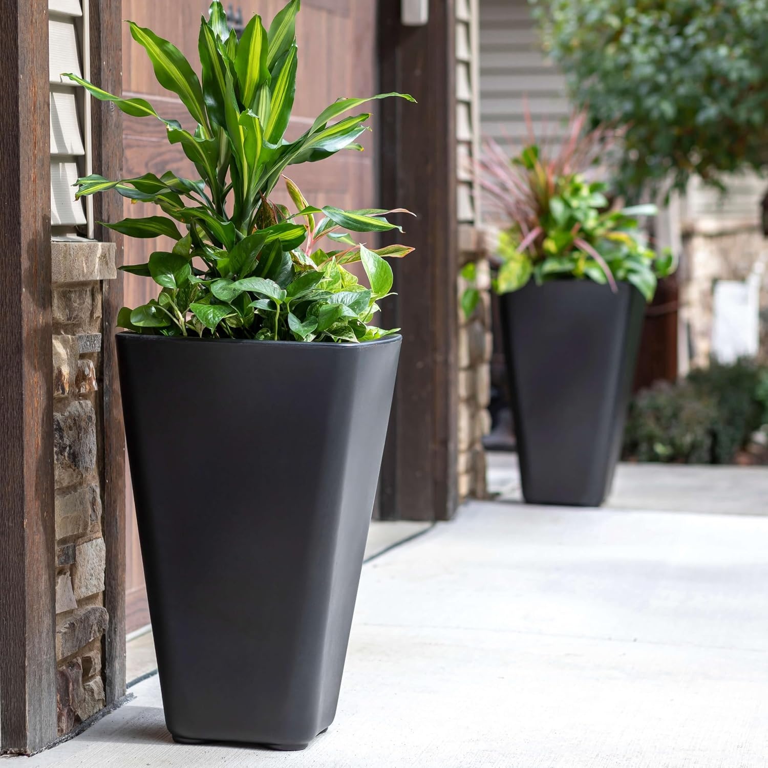 Step2 Bridgeview Tall Square Planter, Large Planters for Outdoor Plants, Gardening and Flower Pot for Patio or Porch, Efficient Drainage, Durable Plastic, Onyx Black, 2-Pack(Onyx Black)