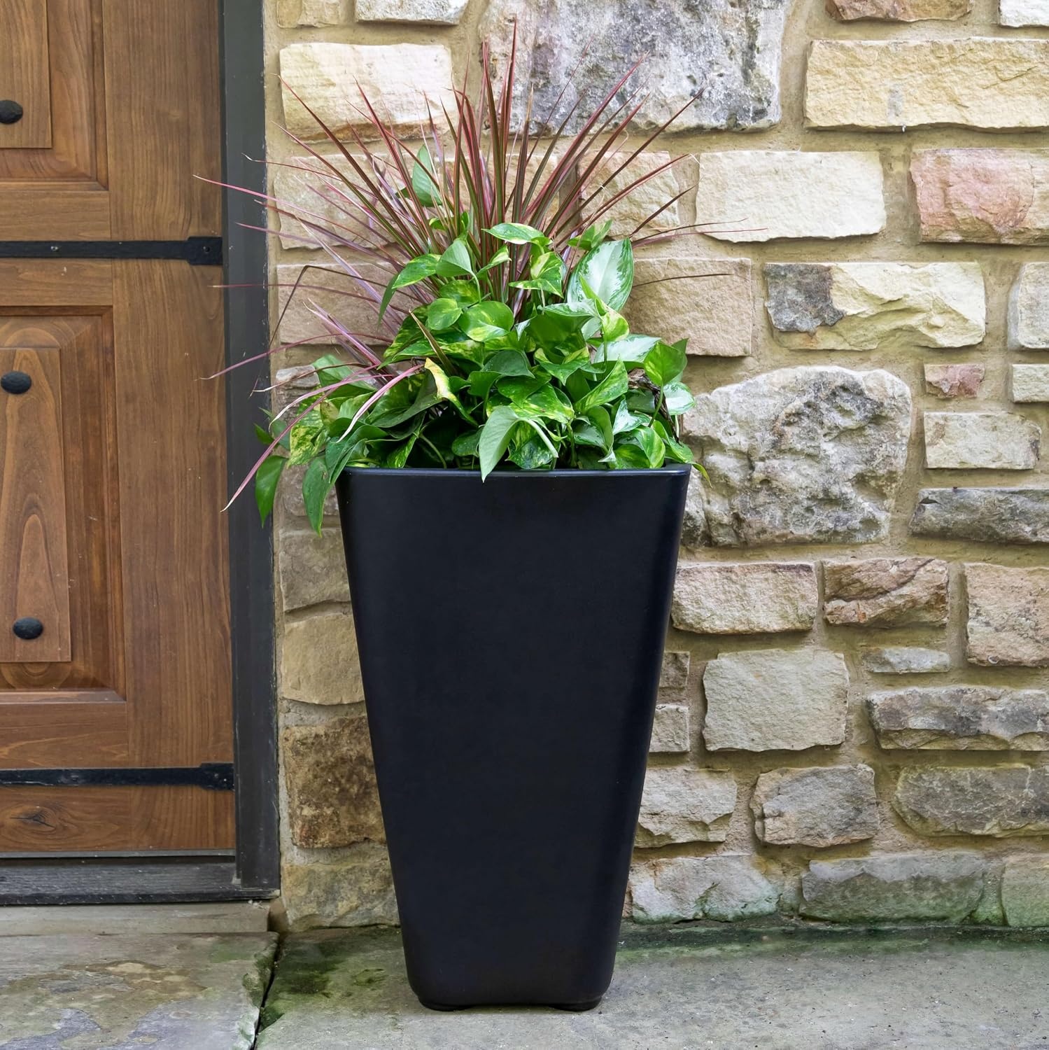 Step2 Bridgeview Tall Square Planter, Large Planters for Outdoor Plants, Gardening and Flower Pot for Patio or Porch, Efficient Drainage, Durable Plastic, Onyx Black, 2-Pack(Onyx Black)