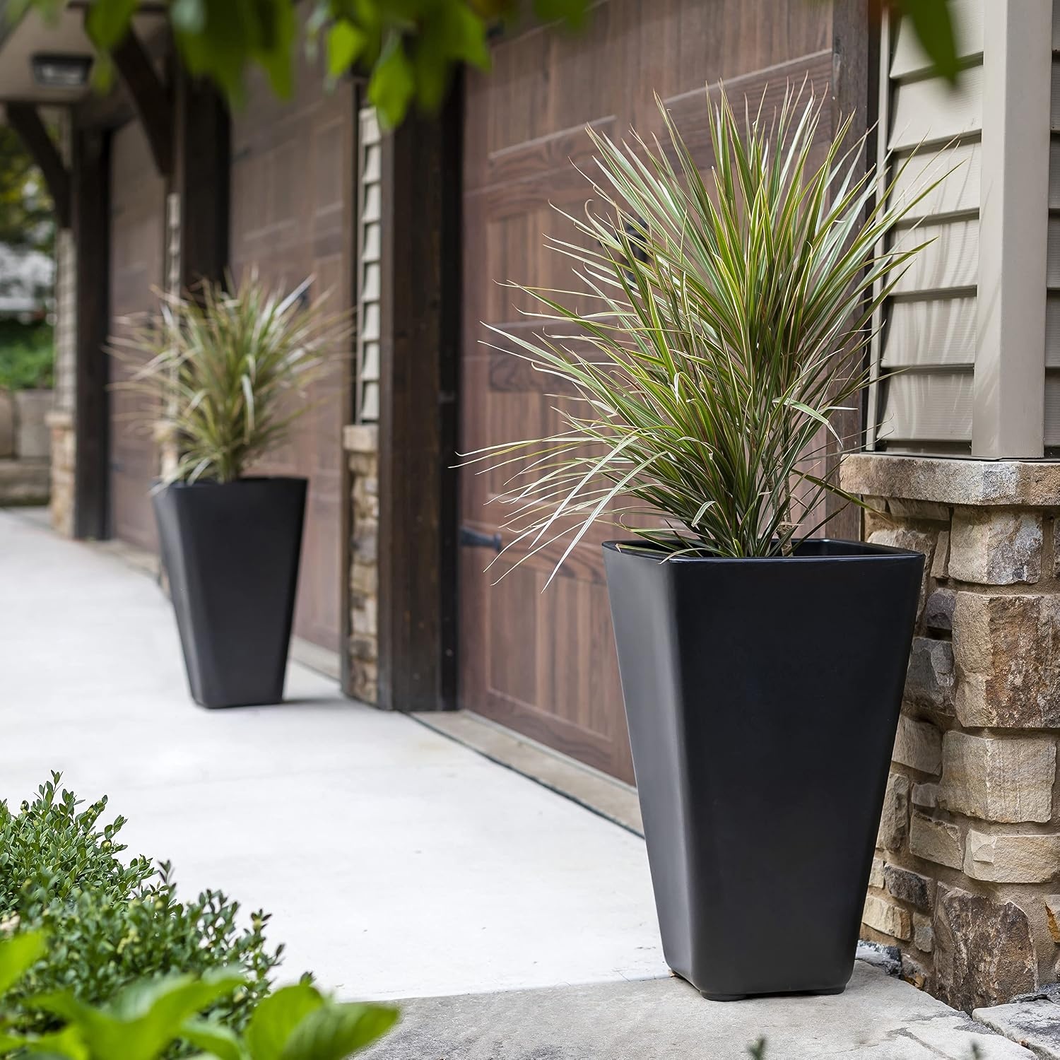 Step2 Bridgeview Tall Square Planter, Large Planters for Outdoor Plants, Gardening and Flower Pot for Patio or Porch, Efficient Drainage, Durable Plastic, Onyx Black, 2-Pack(Onyx Black)